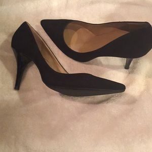 Talbot’s Black Suede Pump. 9M  NIB